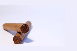 8 Reasons to Visit a Cigar Lounge in Dubai