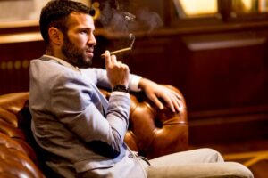 How to Smoke Cigars Like A Pro?